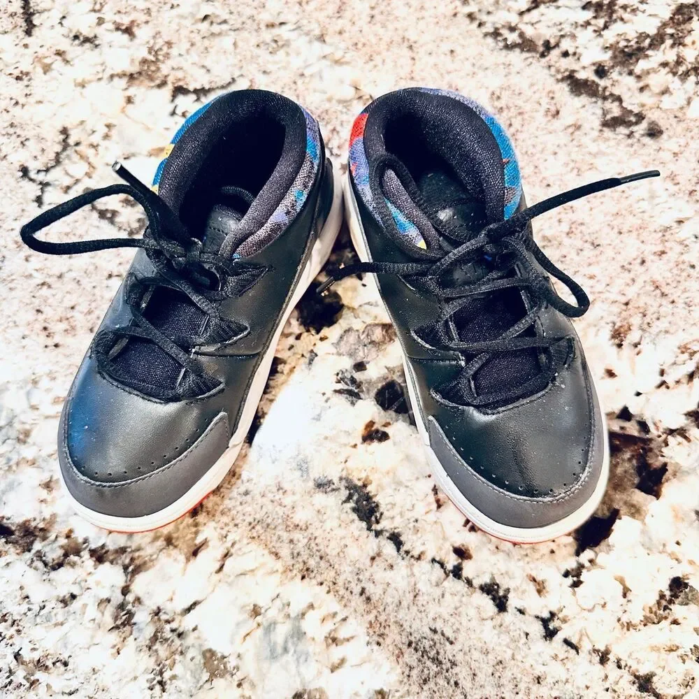 Air Jordan low top fashion sneakers Size 9